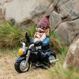 un gnome qui pilote une moto
